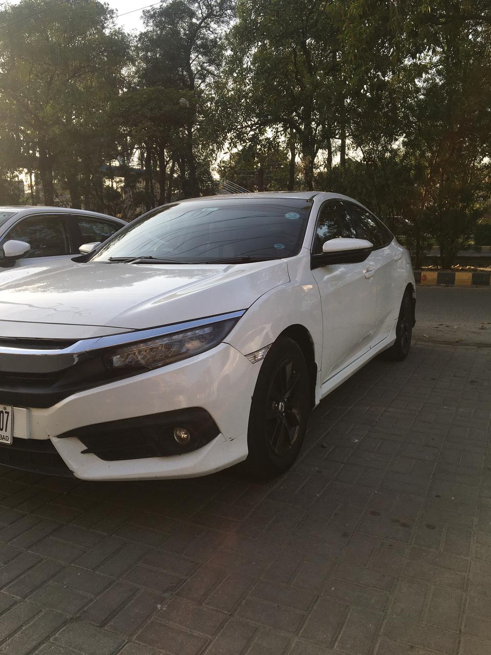 
								Honda Civic 1.8 2022 full									