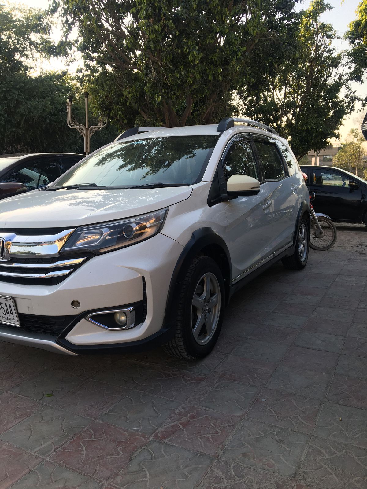 
								Honda BRV 2020 full									