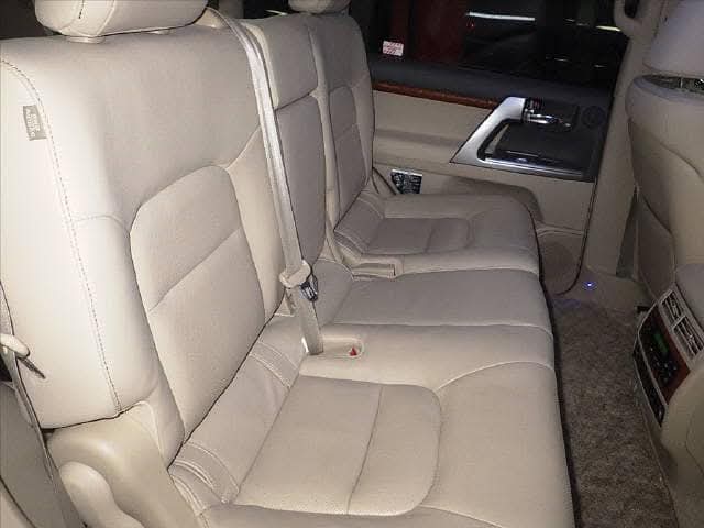 
								Toyota Land Cruiser ZX V8 2013 full									