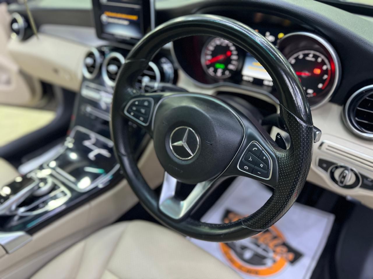 
								Mercedes-Benz C-Class 180 AMG 2020 full									