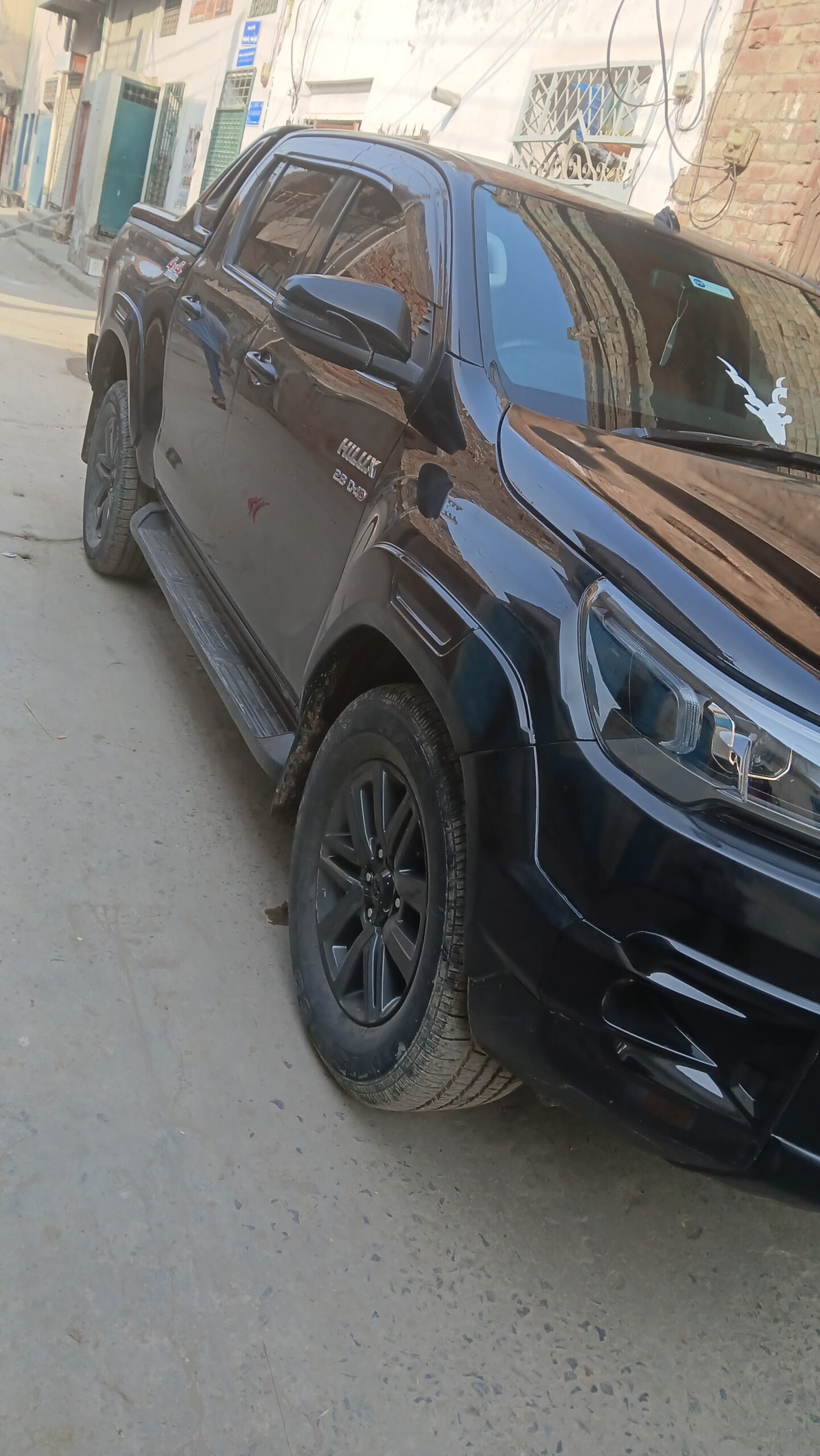 
								Toyota Revo 2023 full									