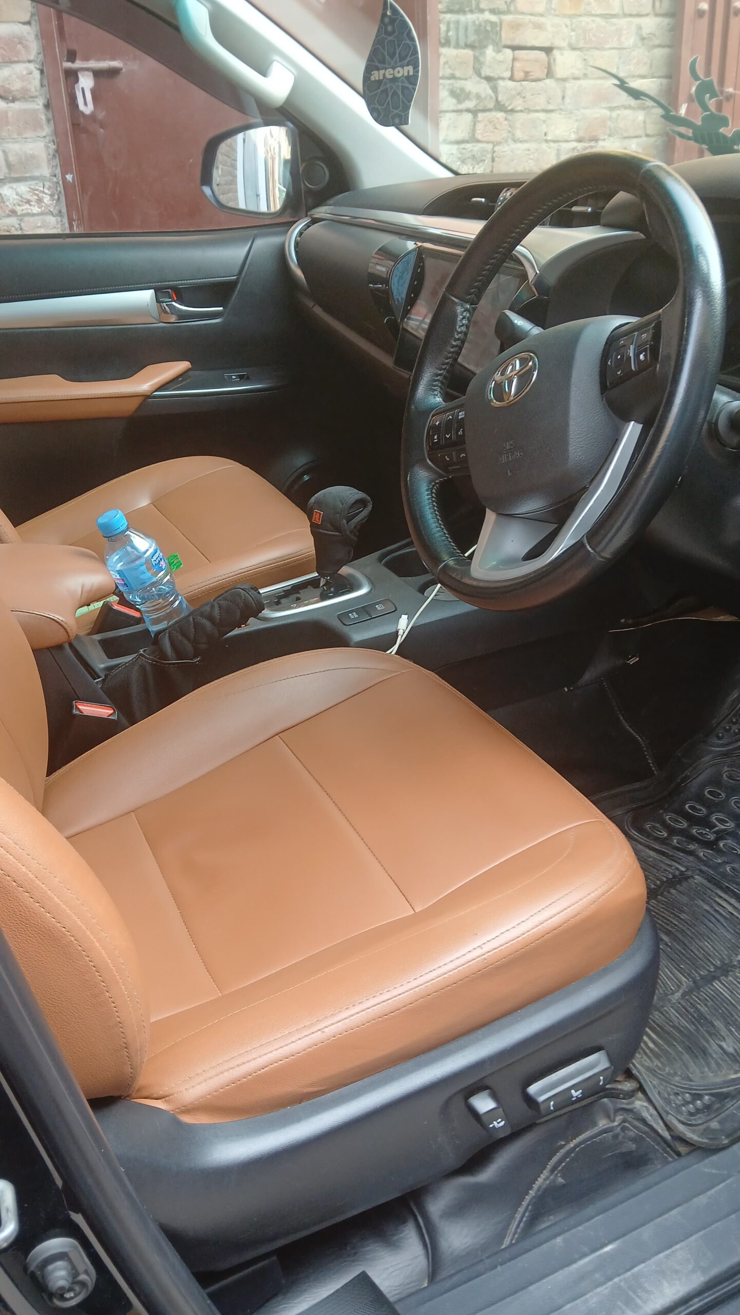 
								Toyota Revo 2023 full									