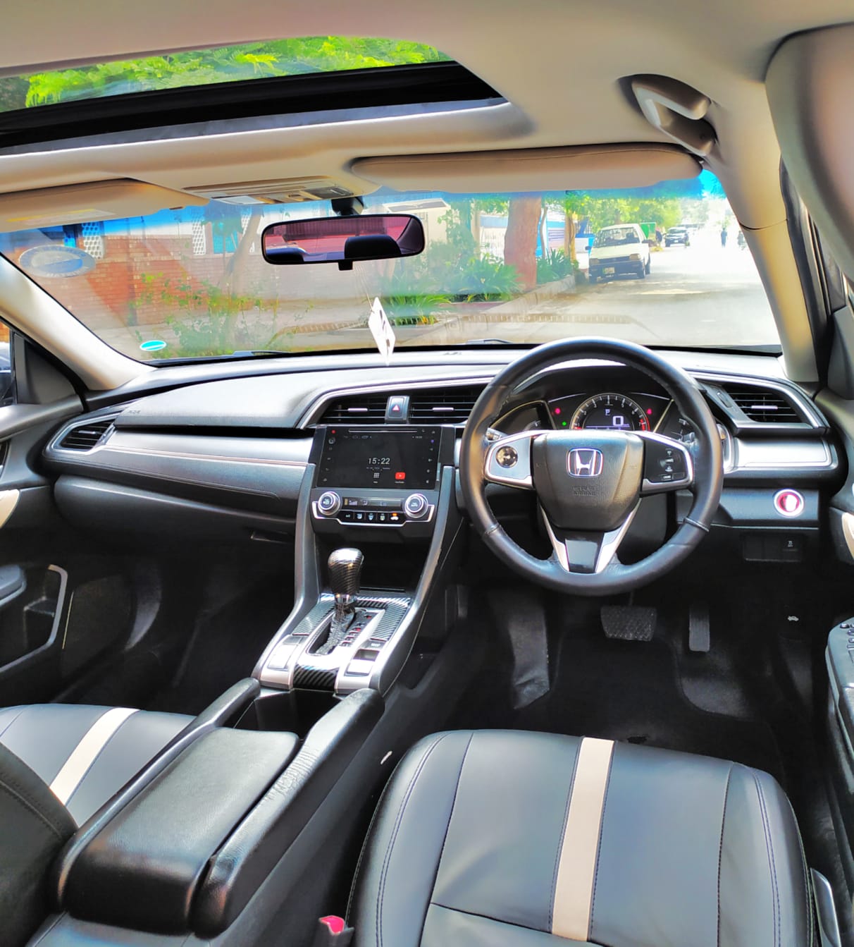 
								Honda Civic 1.8 2020 full									