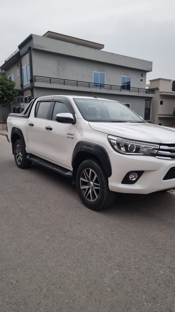 
								Toyota Revo G 2019 full									