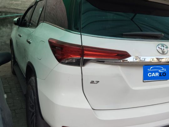 
Toyota Fortuner 2.8 2023 full									