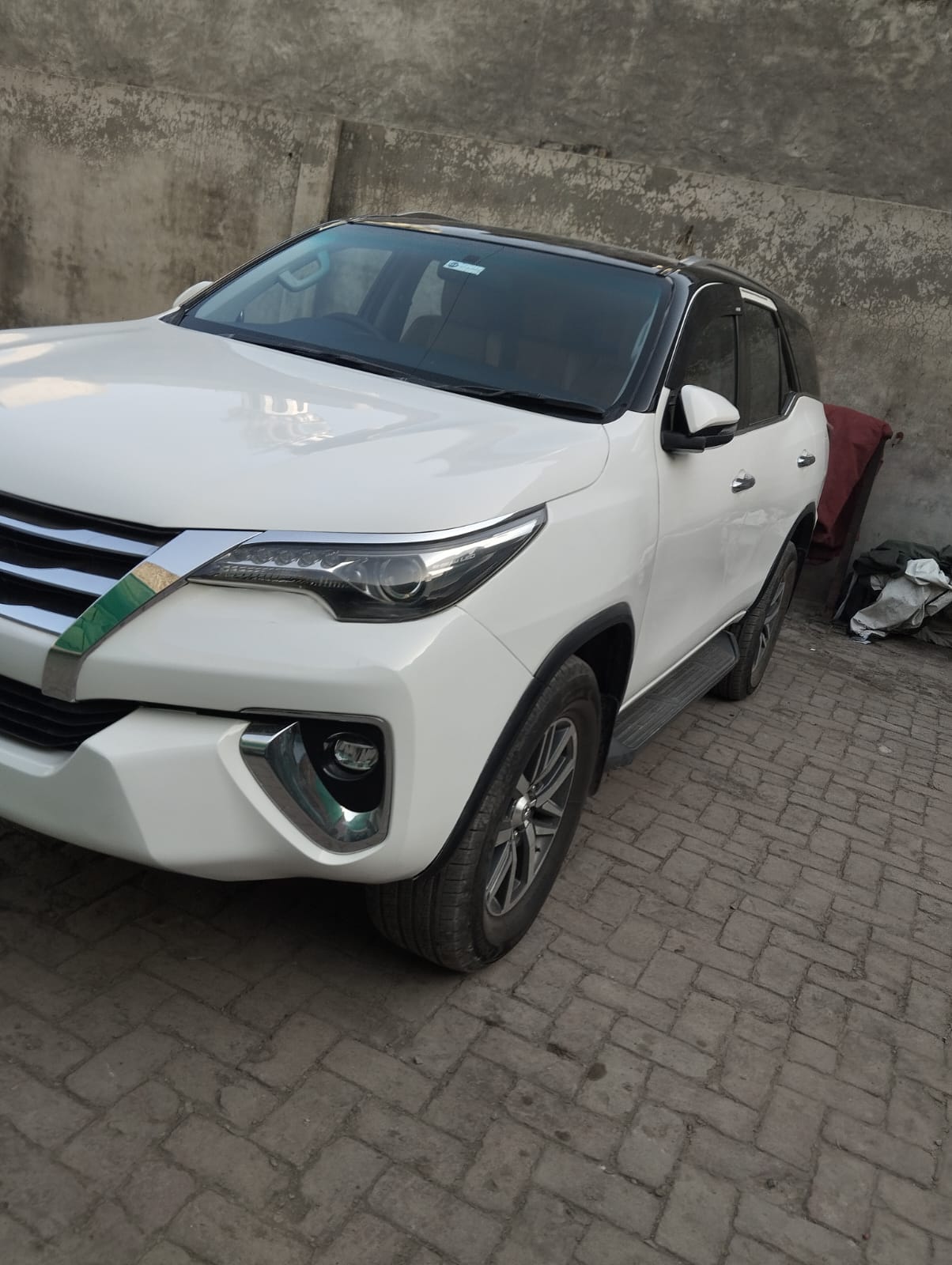 
Toyota Fortuner 2.8 2023 full									